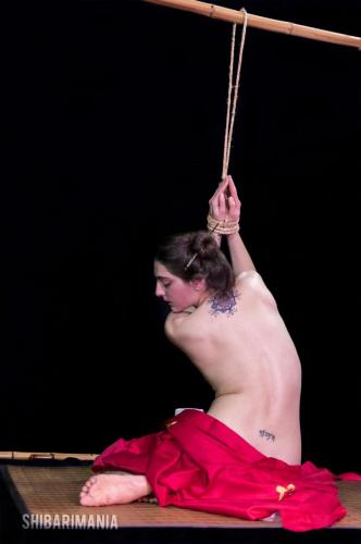 Susumi in Rice Rope & Red Yute. HaruTsubaki as Kinbakushi. EduNawa behind the camera